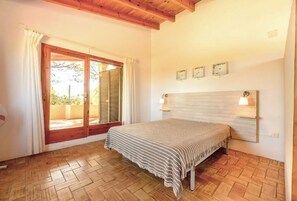 4 slaapkamers, een kluis op de kamer, een strijkplank/strijkijzer