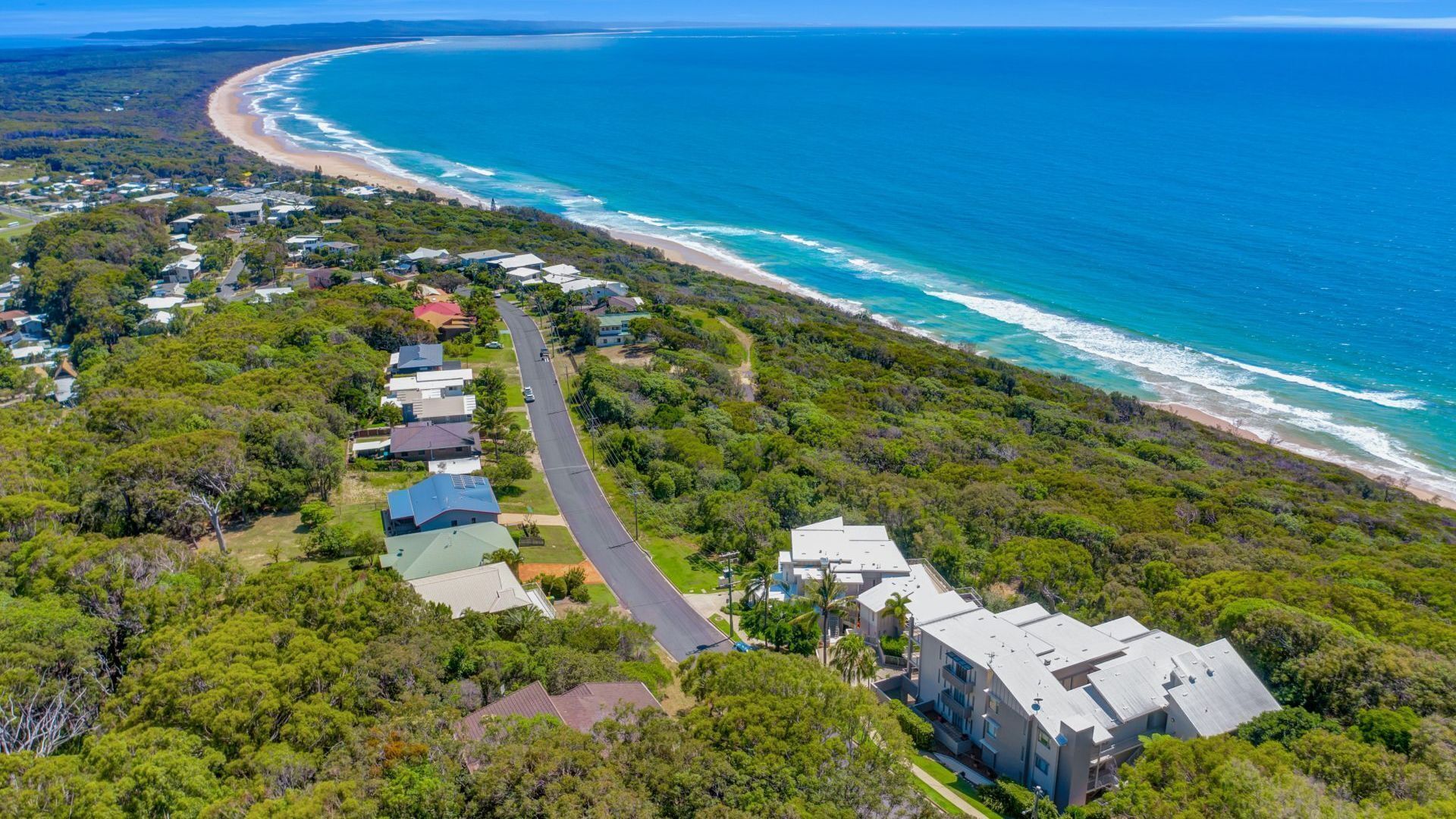 Unit 9/103 Cooloola Drive - Rainbow Beach. Stunning Ocean Views. Seabreezes. Aircon. Wi-Fi. — image 19
