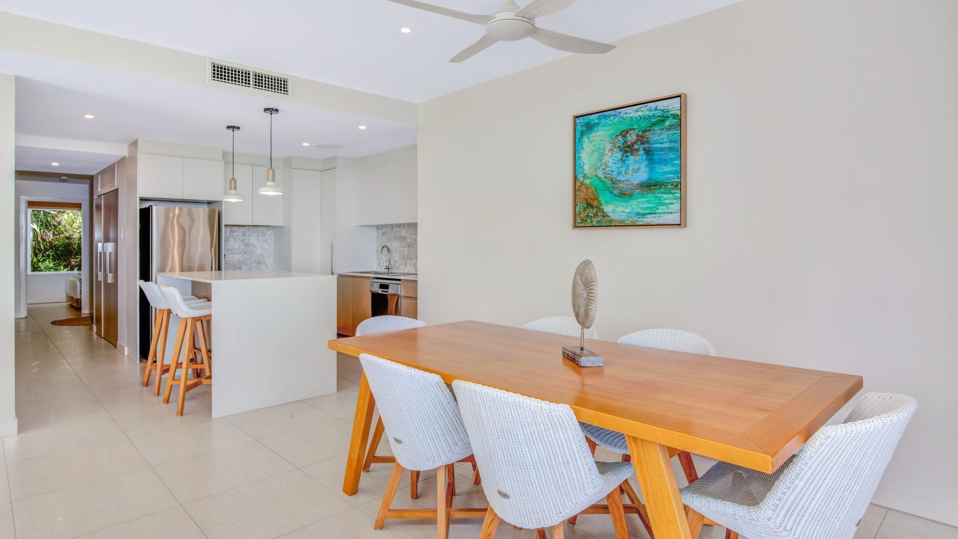 Unit 9/103 Cooloola Drive - Rainbow Beach. Stunning Ocean Views. Seabreezes. Aircon. Wi-Fi. — image 8