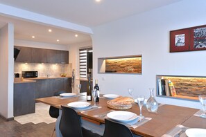 家庭村舍, 独立浴室 (4 étoiles) | 餐厅