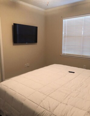 2 chambres, fer et planche à repasser, Wi-Fi, draps fournis