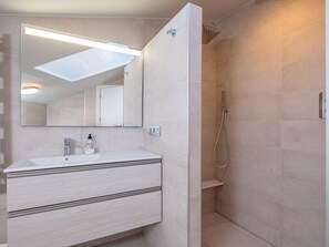 Bathtub, hair dryer, towels - Costabravaforrent Marina (l'Escala)