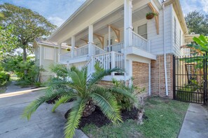 Exterior - Historical Galveston Home - 2 min Drive to Sand and Seawall! (Galveston)