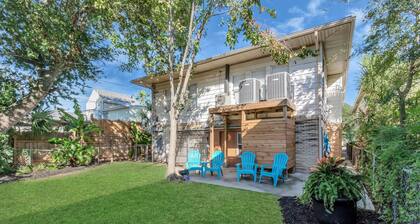 Historical Galveston Home - 2 min Drive to Sand and Seawall!