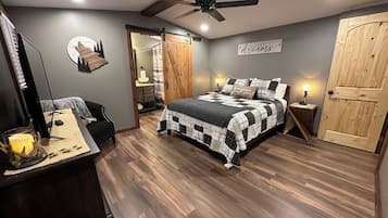 2 slaapkamers, een strijkplank/strijkijzer, gratis wifi, beddengoed