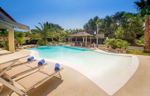 Family Villa with Pool & Leisure Activities