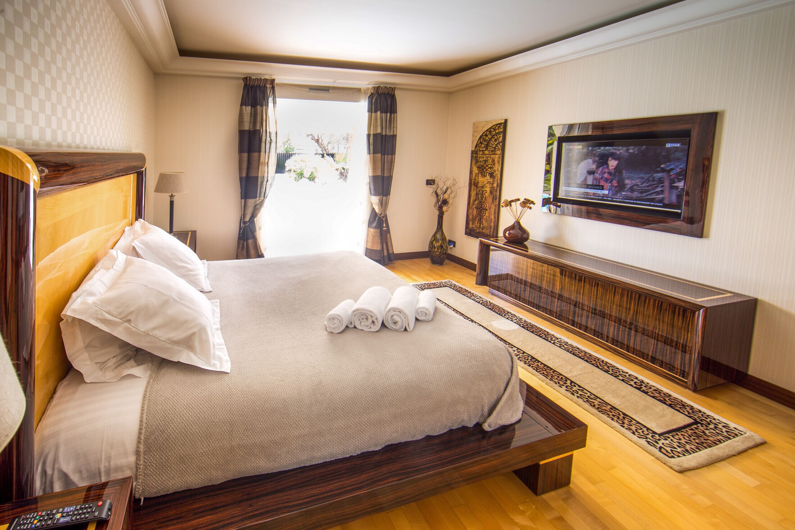 4 habitaciones, tabla de planchar con plancha y wifi gratis 