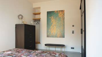 1 dormitorio, tabla de planchar con plancha, cuna de viaje y wifi