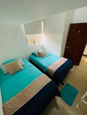 2 habitaciones, tabla de planchar con plancha y wifi gratis