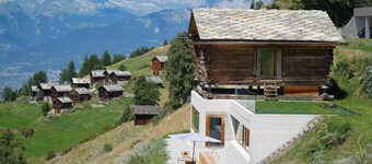 Exclusive architectural chalet at 1,600 metres, 4-6 pers. in impressive location
