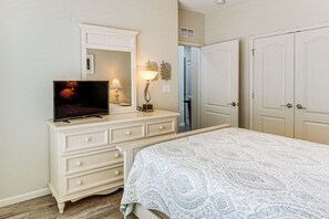 3 bedrooms, iron/ironing board, Internet, bed sheets
