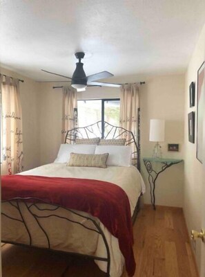 3 bedrooms, iron/ironing board, travel cot, WiFi - THE GUNBARREL OVERLOOK @ HEAVENLY SKI MOUNTAIN (South Lake Tahoe)