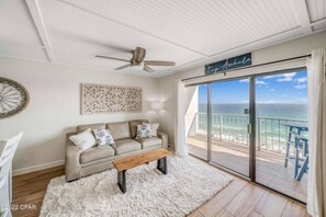 Smart TV, foosball - Time for fun in the Sun! (Panama City)