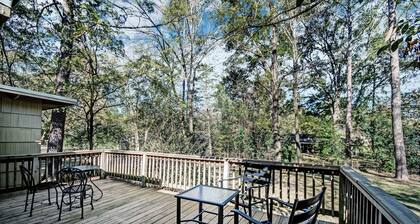 Relax in Shady Oaks Near Hospitals & Dining