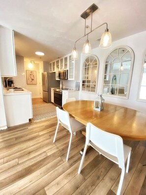 Fresh, newly renovated kitchen - #Brand New Condo. The Escape OBX-Cozy Condo-Walk to Beach, Shops, Restaurants (Corolla)