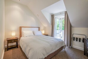 4 عدّة غرف نوم ومكتب ومكواة/لوح كي وواي فاي