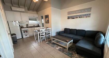 Cozy Beach Getaway 2BR 1BA with Parking!