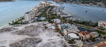 Dolphin Cove - Gulf Front Townhome with Private Outdoor Area