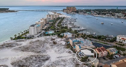 Dolphin Cove - Gulf Front Townhome with Private Outdoor Area