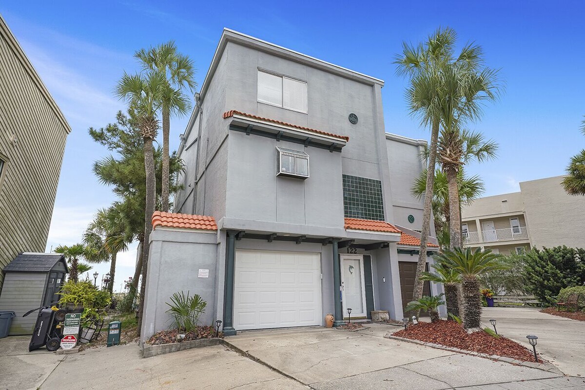 Photo 4 of Dolphin Cove - Gulf Front Townhome with Private Outdoor Area