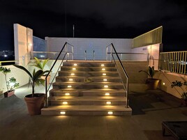 2 outdoor pools, sun loungers