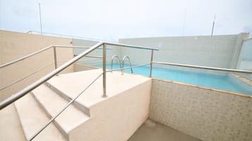 2 piscinas al aire libre, sillones reclinables de piscina