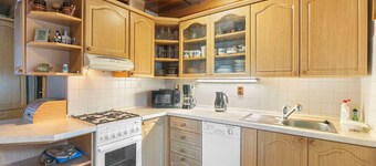 Beautiful private villa for 8 guests with private pool, WIFI, TV, terrace and pets allowed