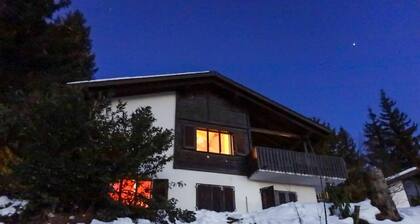 Magnifique maison de vacances privée avec WIFI, TV, patio, animaux admis, vue panoramique, parking