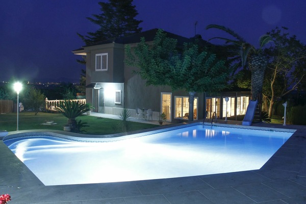 Propriété, Plante, Ciel, Bâtiment, L'Eau, Lumière, Piscine, Éclairage, Maison, Architecture