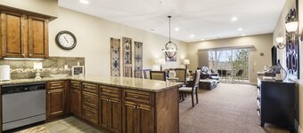 Spacious Branson Condo w/Pool, Elevator & Great Location Near All Attractions!