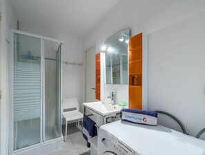 Hair dryer, towels