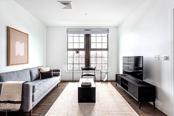 Télévision, chaîne hi-fi