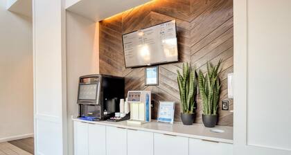 Chic 1BR w/ Gym, W/D, Steps from Newtonville Train by Blueground