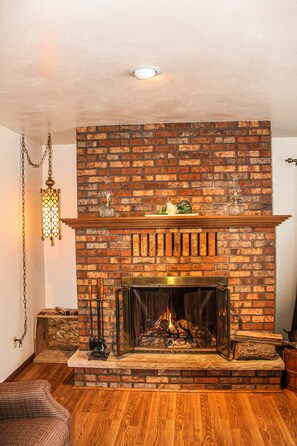 Interior - Country home with no pet fees!! (Hillsboro)