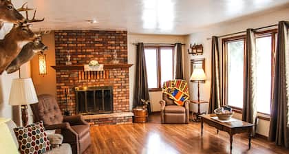 Country home with no pet fees!!