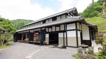 Fachada da propriedade