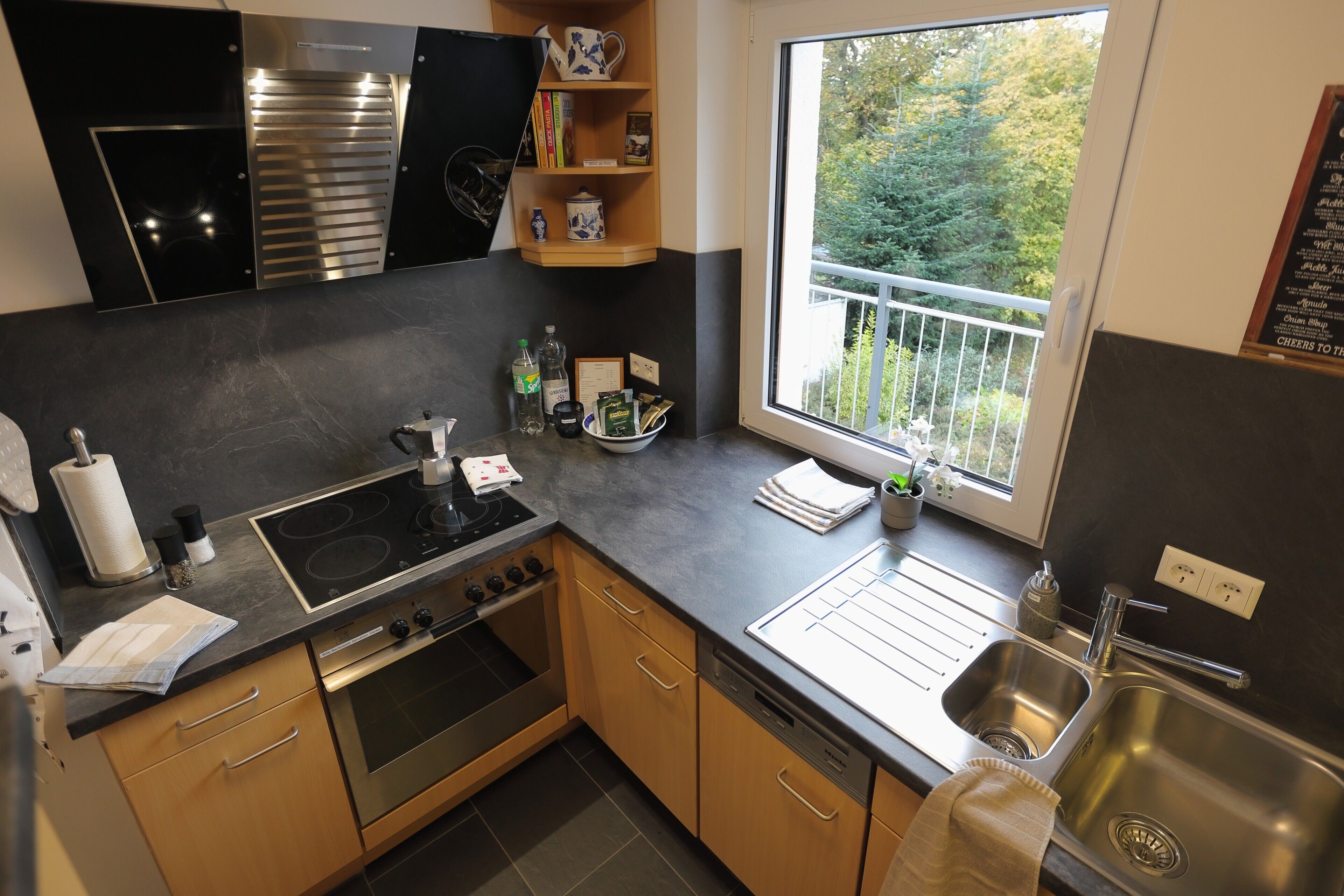 Refrigerador, microondas, horno, placa de cocina