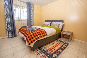 House | 3 bedrooms, iron/ironing board, free WiFi, bed sheets - Cozy and Warm 3-bed Bungalow in Athi River (Athi River)