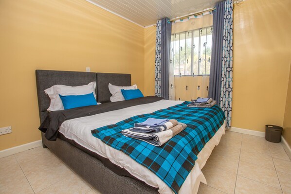 House | 3 bedrooms, iron/ironing board, free WiFi, bed sheets - Cozy and Warm 3-bed Bungalow in Athi River (Athi River)