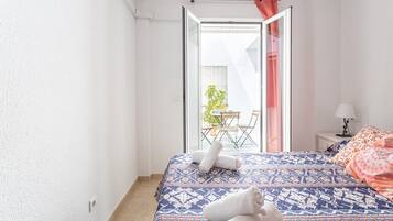 2 chambres, fer et planche Ă repasser, Wi-Fi gratuit, draps fournis