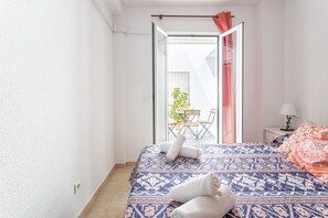 2 bedrooms, iron/ironing board, free WiFi, bed sheets