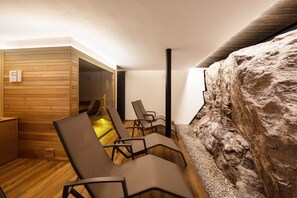 Spa - Apartment 'Ifinger Residence Moritz' Close to Merano with Mountain View & Garden (Avelengo)