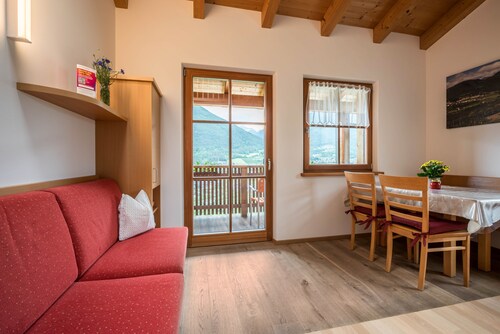Appartement "Kreuzhof rechts" avec vue sur les montagnes, Wi-Fi, balcon et jardin