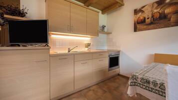 Réfrigérateur, four, plaque de cuisson, lave-vaisselle