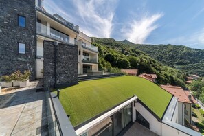 Exterior - Resort Style Apartment with Mountain Views, Pool and Wi-Fi (Perledo)