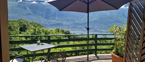 تناول الطعام بالخارج