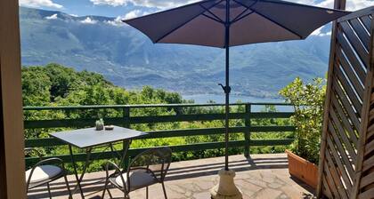 Charmantes Apartment "Bel Soggiorno 2" mit Seeblick, Bergblick, WLAN und Terrasse