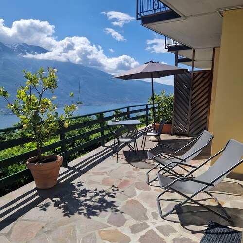 Charming Apartment "Bel Soggiorno 2" with Lake View, Mountain View, Wi-Fi & Terrace