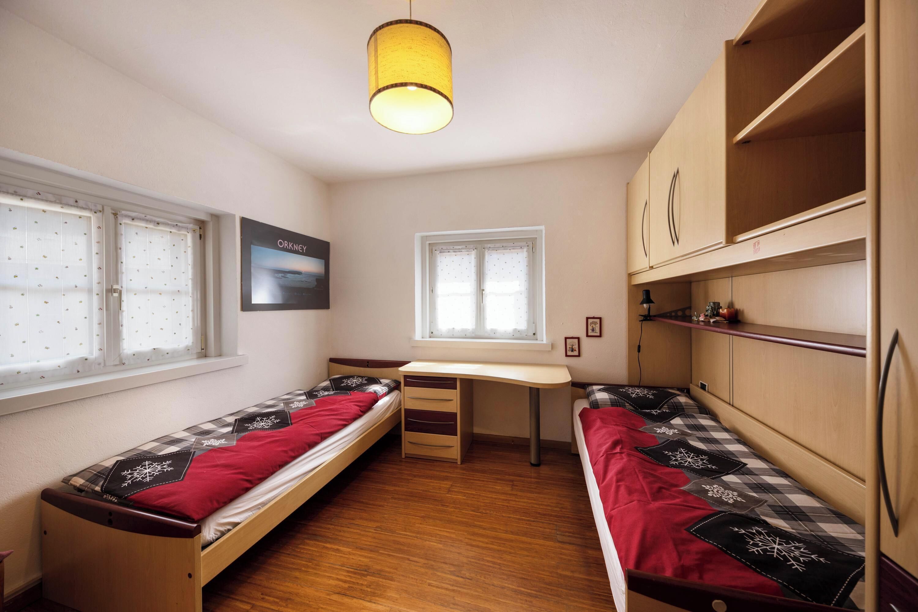 2 habitaciones, tabla de planchar con plancha y wifi gratis 