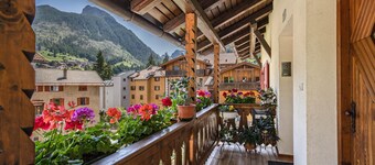 Holiday Apartment Ciasa Goti with Mountain View, Wi-Fi & Terrace